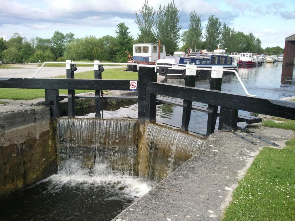 Bed and Breakfast The Harbour Masters House Banagher Екстер'єр фото